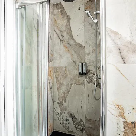 Luxurious 1 Bedroom Quartier De La Bastille Free Netflix Апартаменты *
